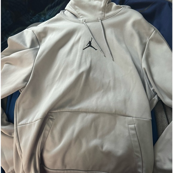 Bundle of Nike and Jordan sweatshirts - Picture 2 of 7
